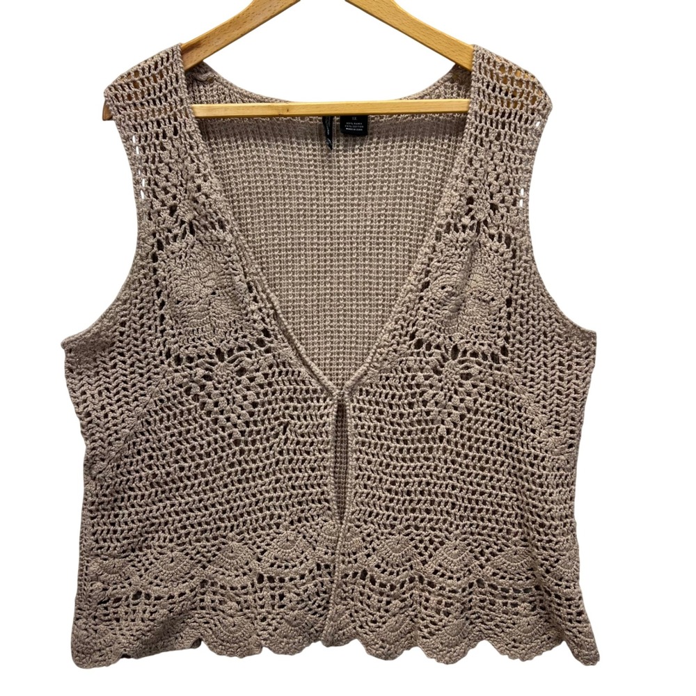 New Directions Woman Crochet Knit Vest Women 1X Tan Scalloped Boho Festival VTG